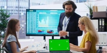 Data Analytics for US Entrepreneurs: Driving Decisions in 2025 - Cover Image