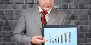 Leverage LinkedIn for Sales Success: US Sales Pro Strategies - Cover Image